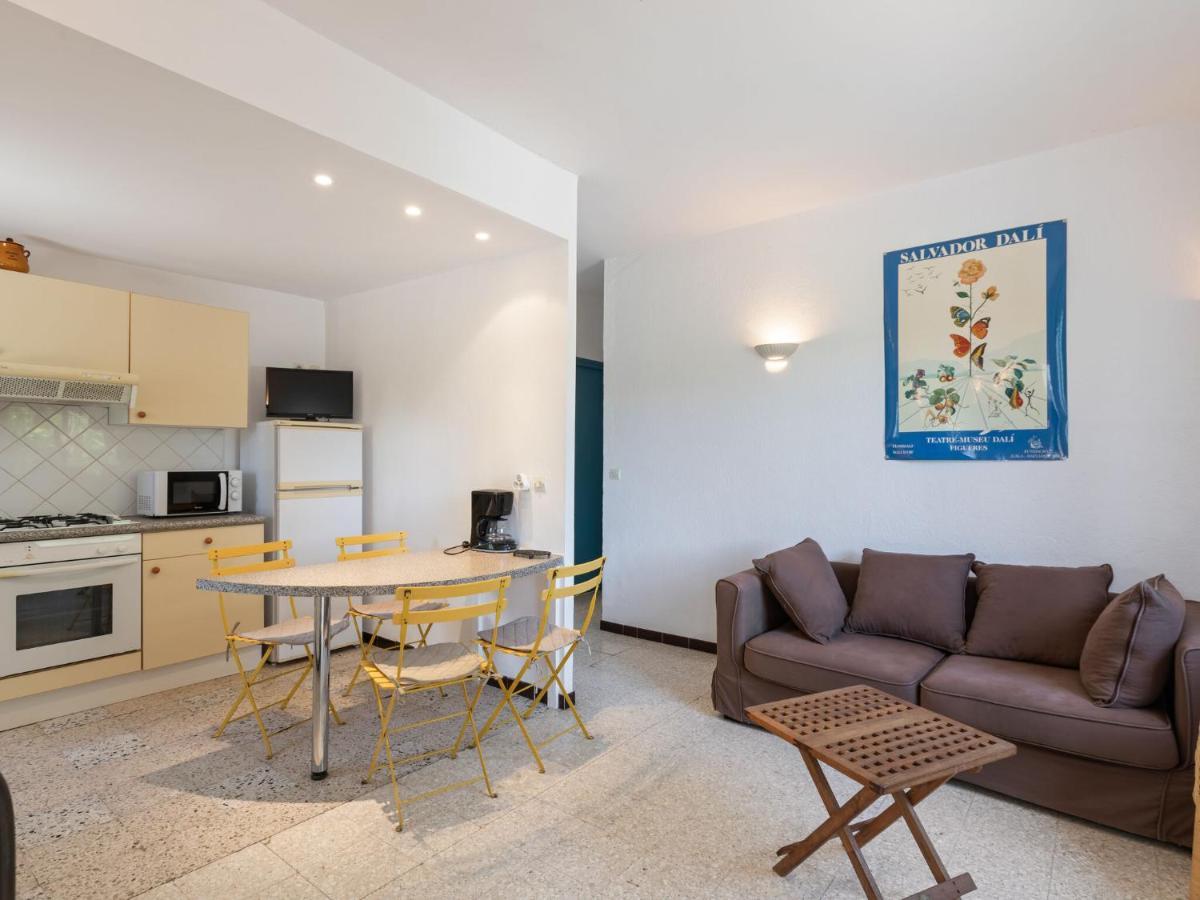 Апартаменти Flat In A Beautiful Building With Pool Мез Екстер'єр фото